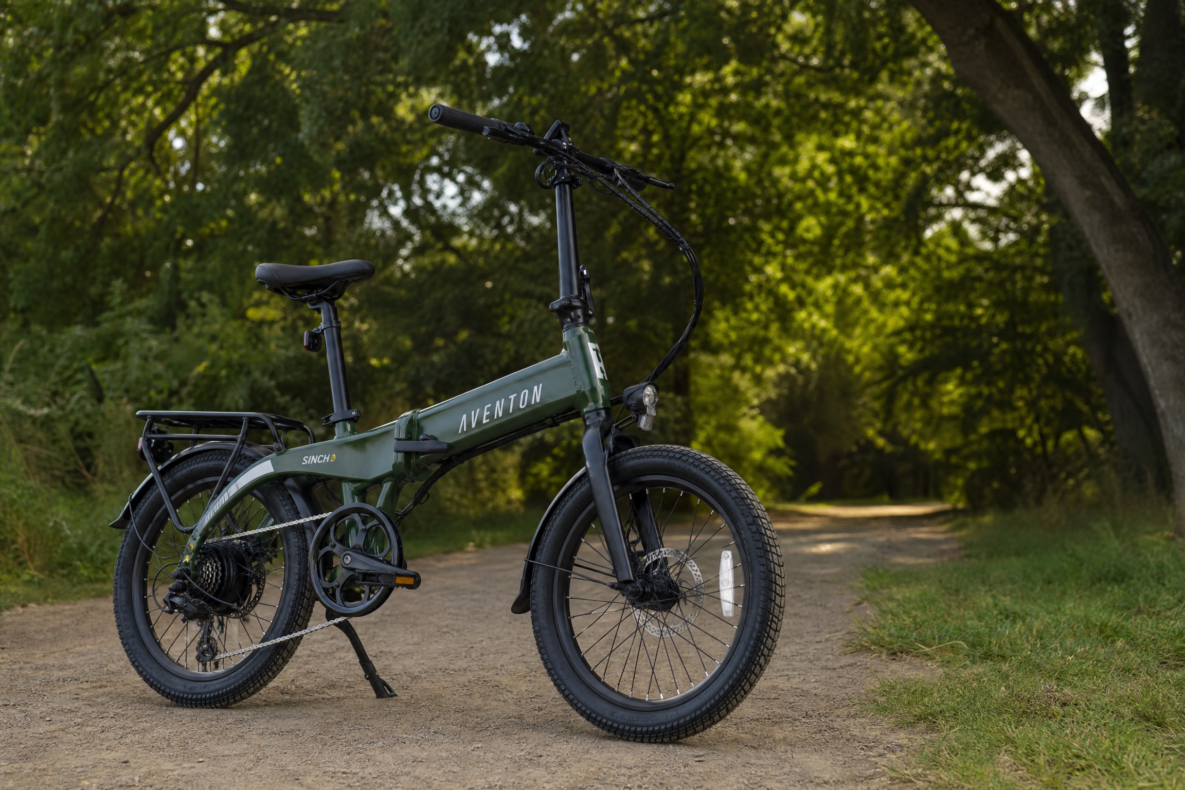 Aventon Sinch.2 folding e-bike, robust and comfortable for various terrains.